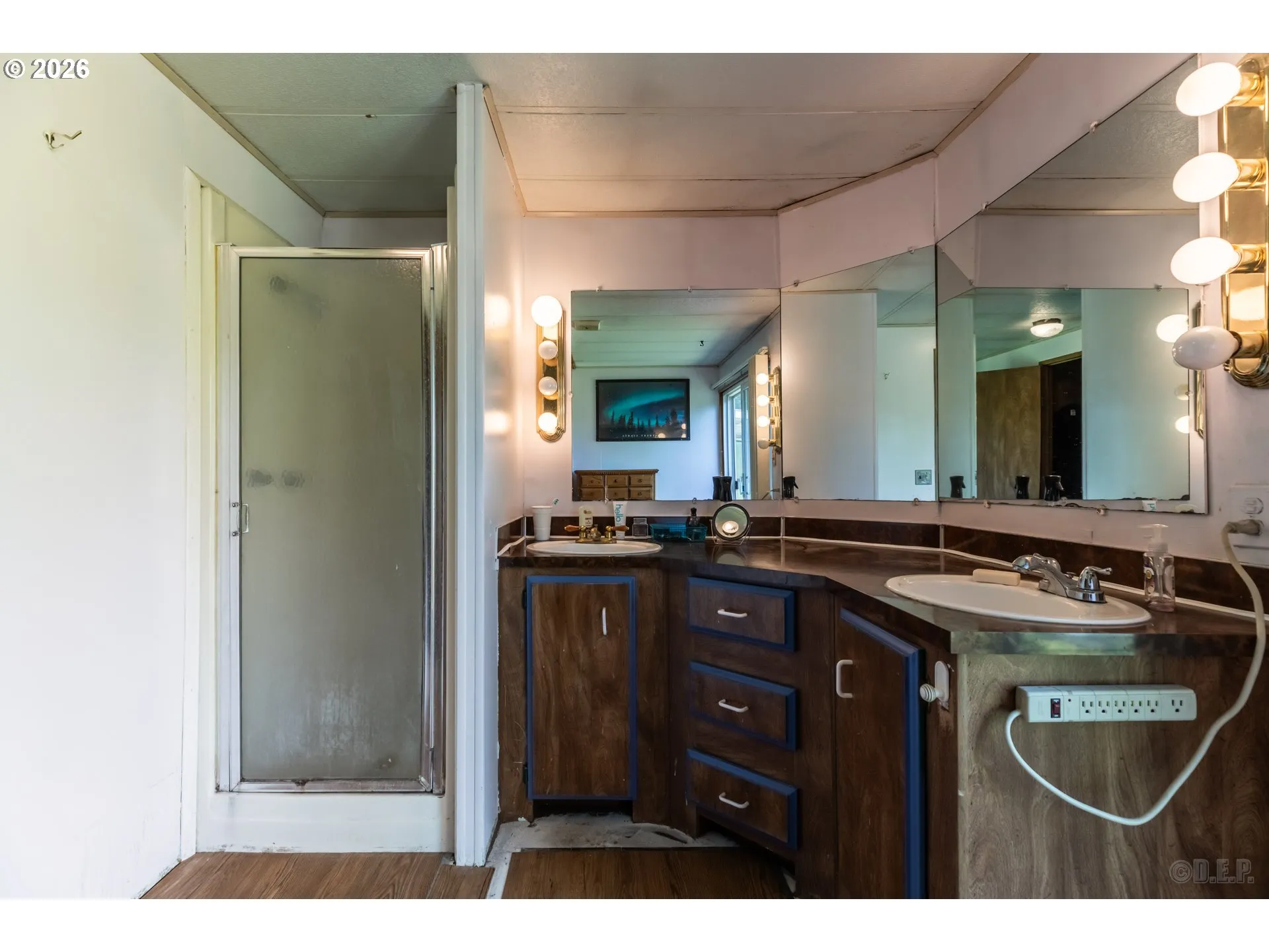 Bathroom, Attached-Double Sinks