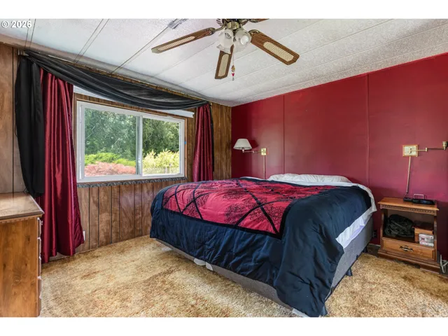 Bedroom, Primary-Ceiling Fan