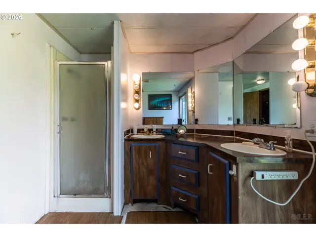 Bathroom, Attached-Double Sinks