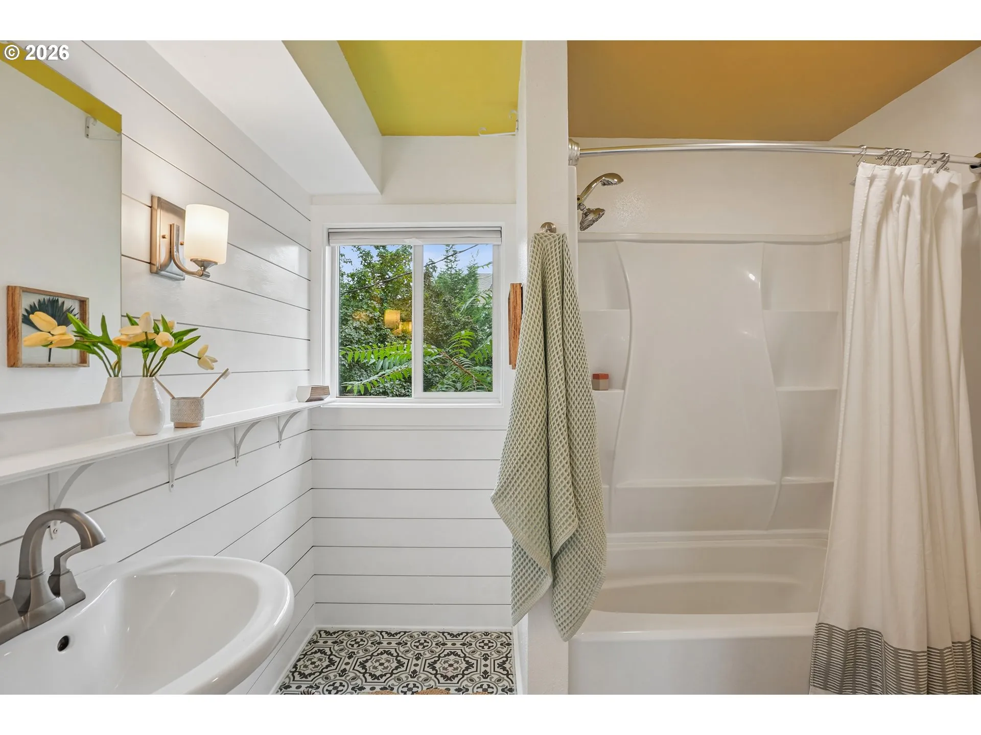 Bathroom-Upper