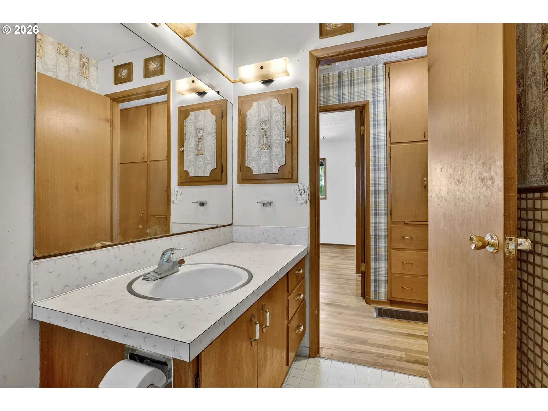Bathroom-Upper