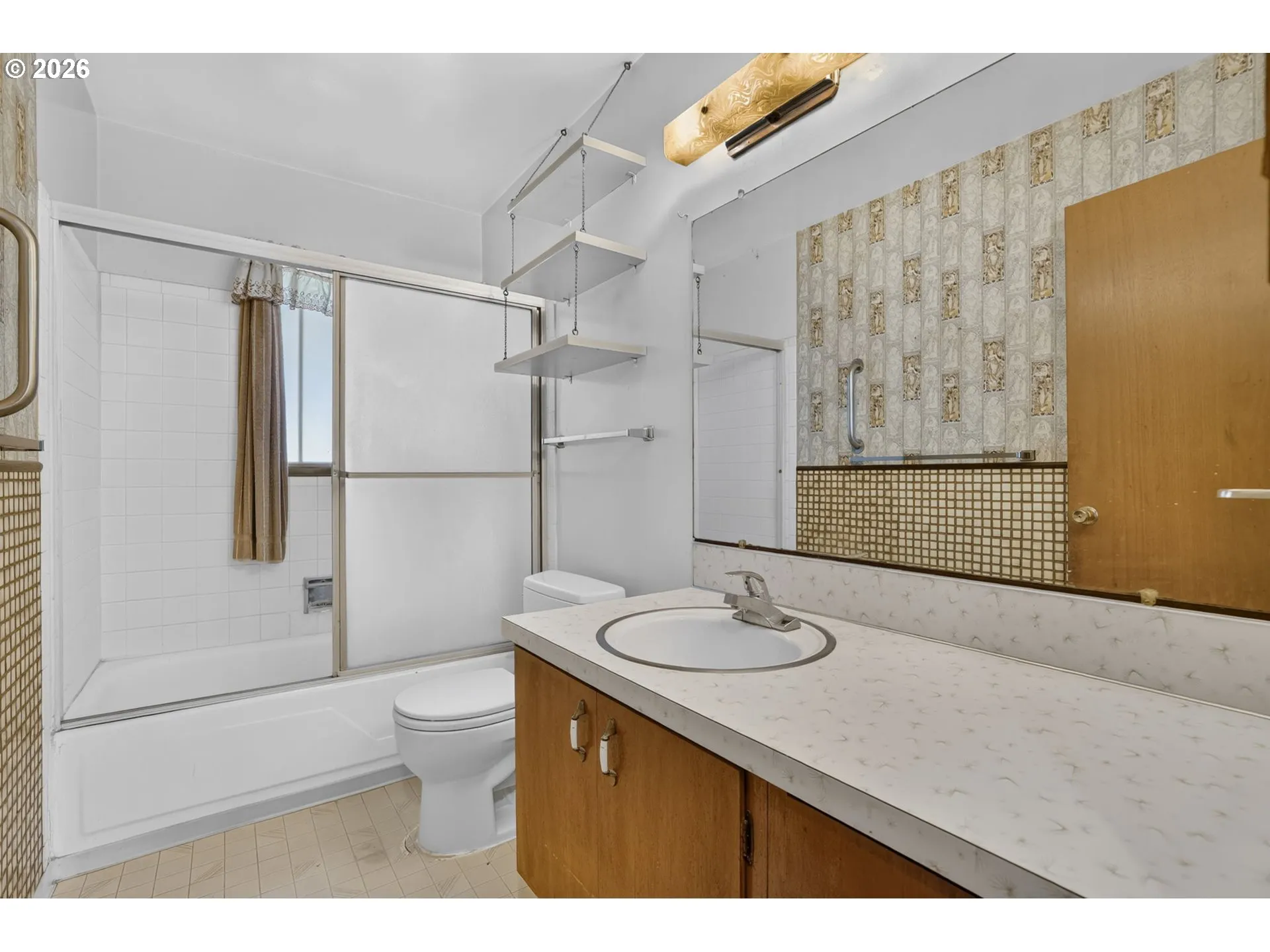 Bathroom-Upper