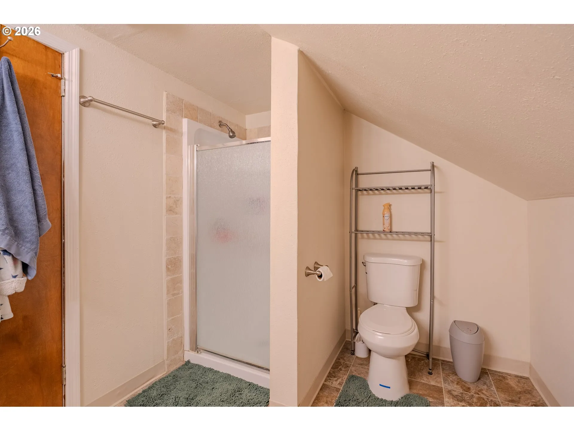 Bathroom-Upper