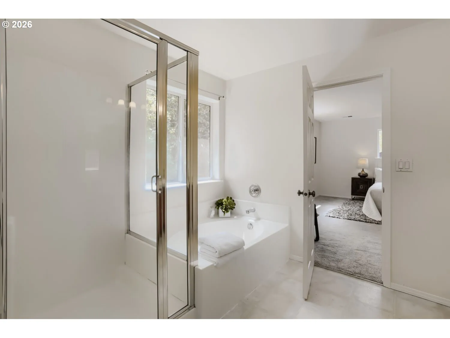 Bathroom, Attached-Garden Tub