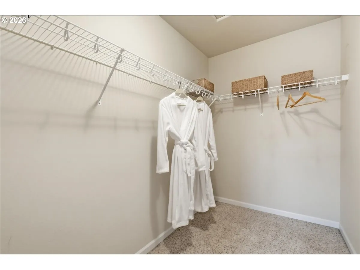 Bedroom, Owner's Suite-Walk-In Closet