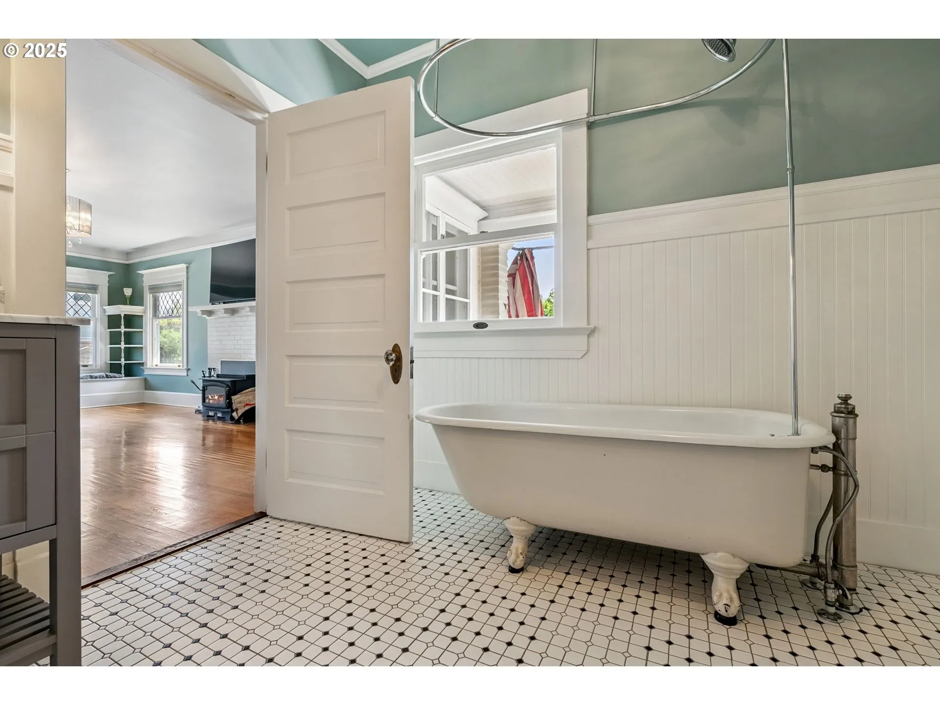 Bathroom-Upper