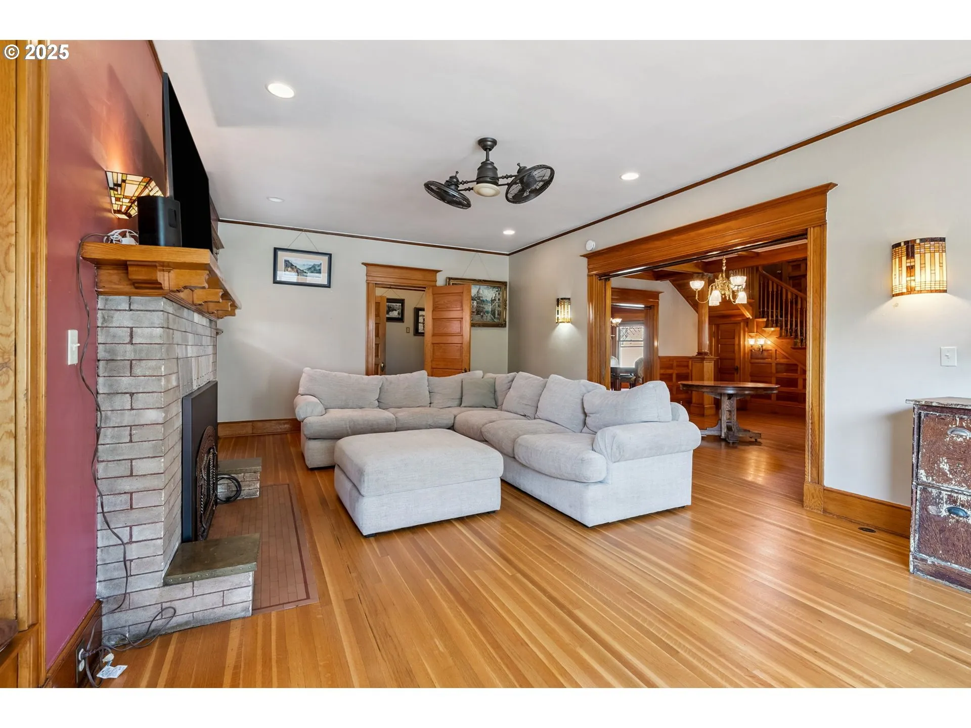 Living Room-Fireplace
