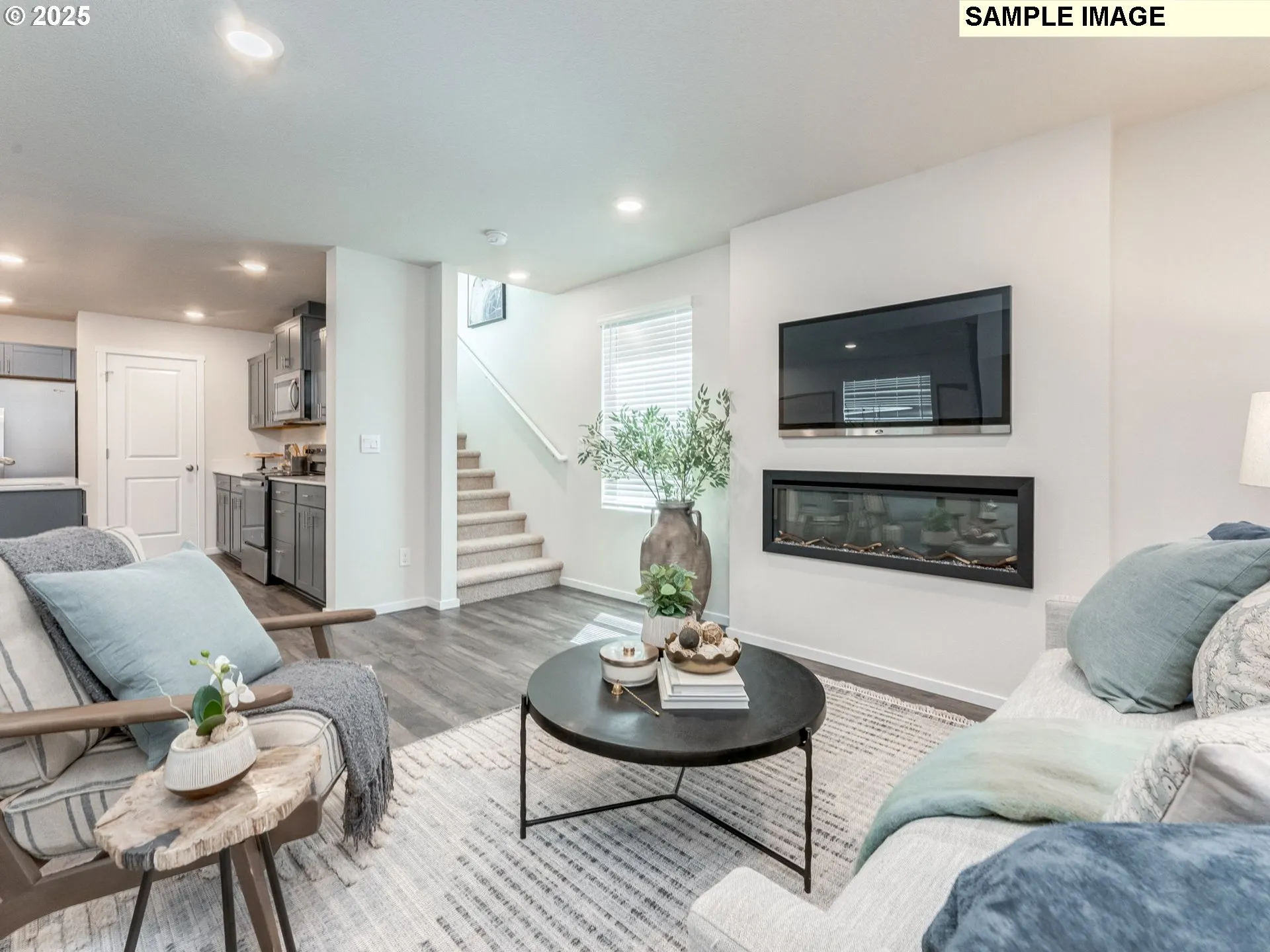 Living Room-Fireplace