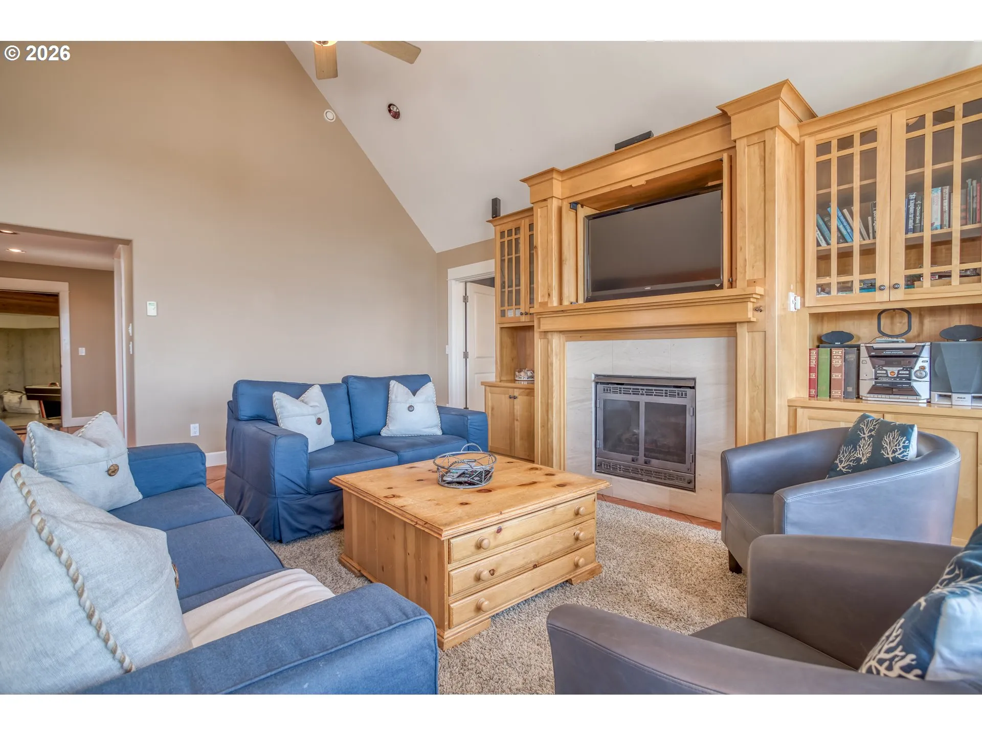 Living Room-Fireplace