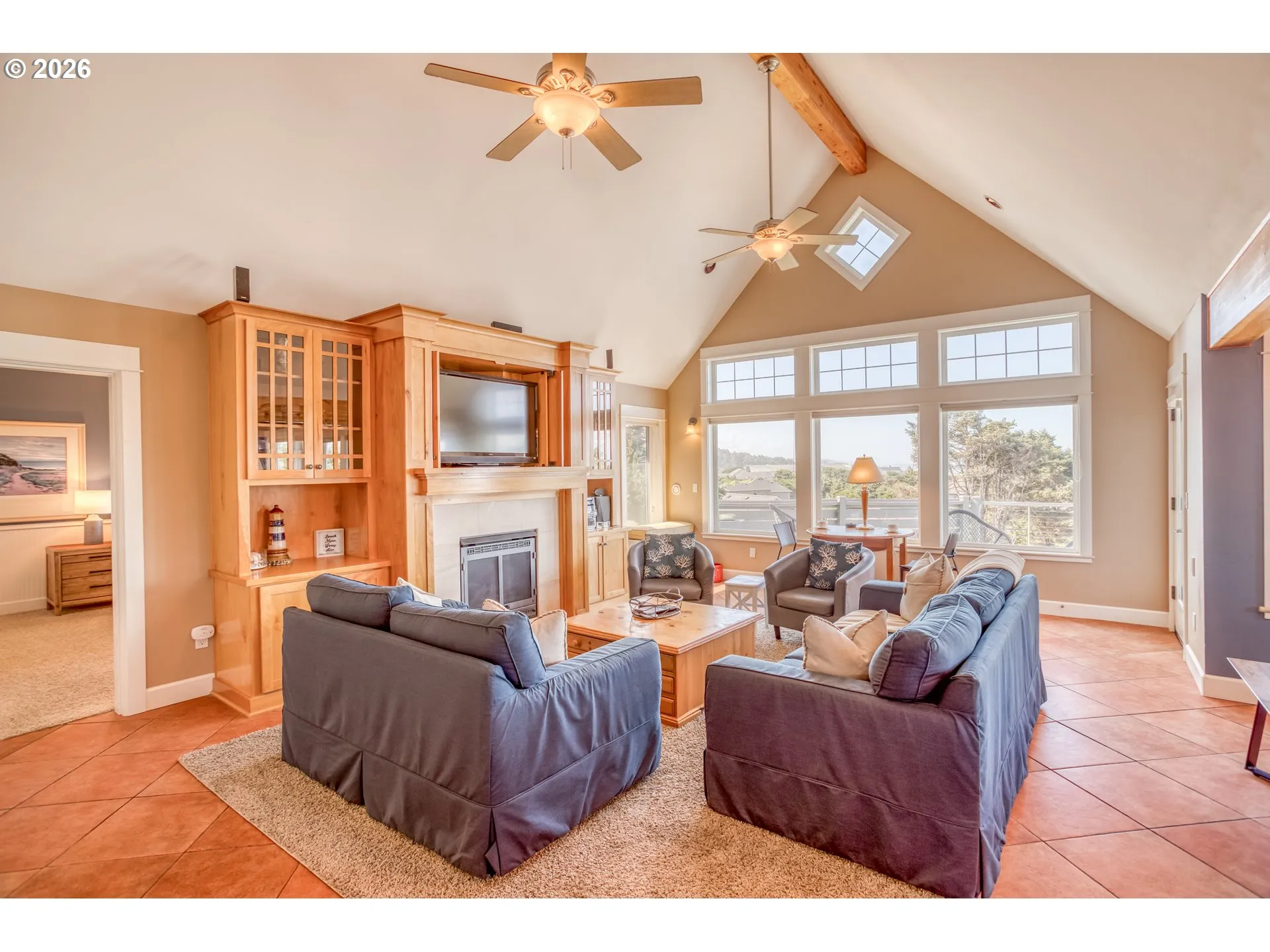 Living Room-Vaulted Ceilings