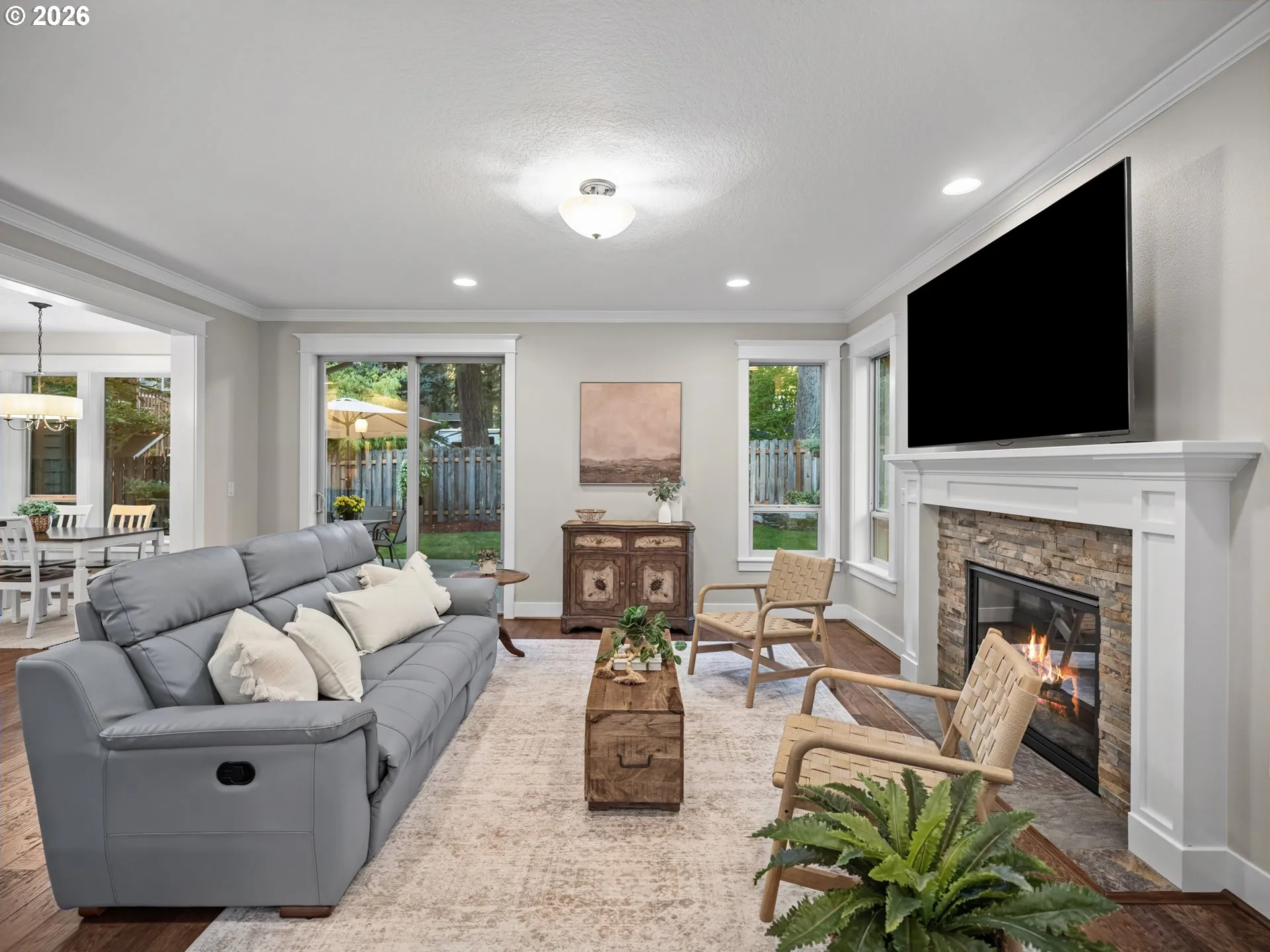 Living Room-Fireplace
