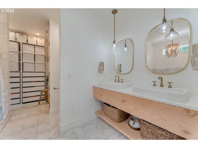 Owner's Suite Bathroom