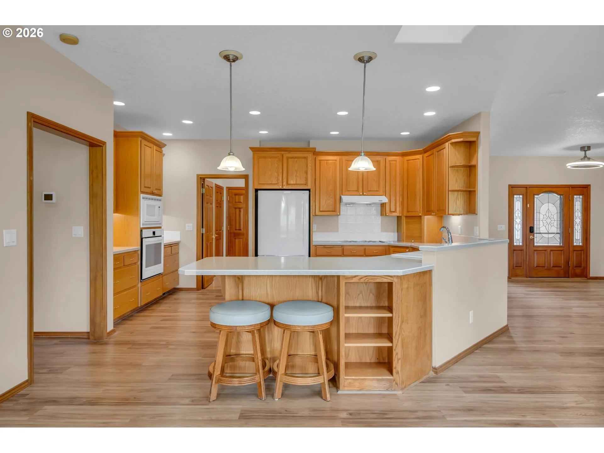 Kitchen-Breakfast Bar