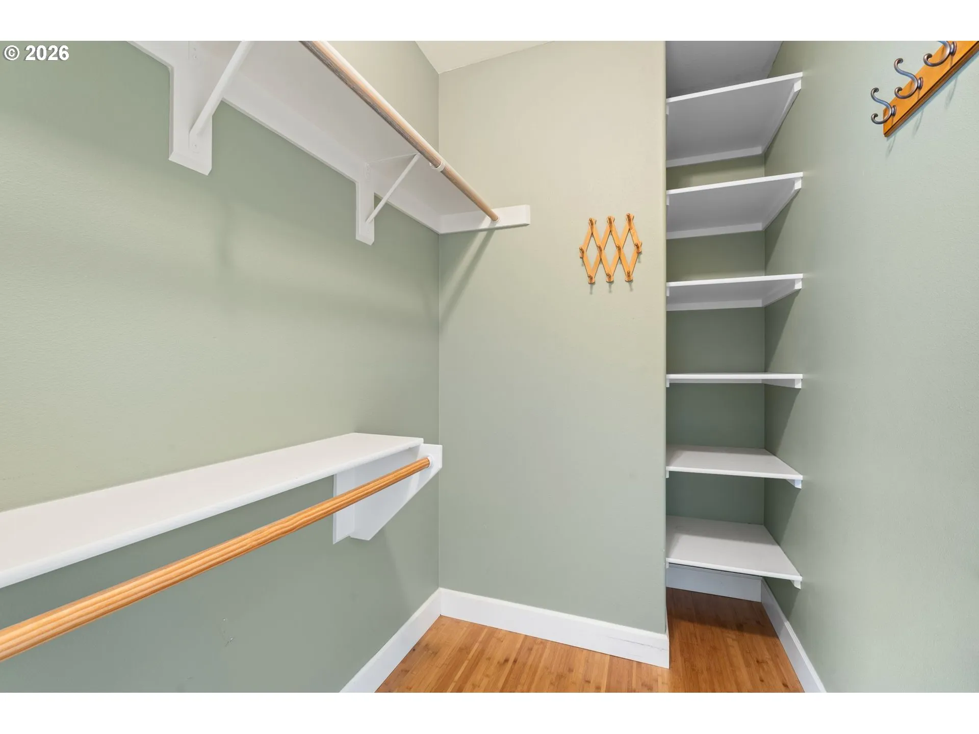 Bedroom, Owner's Suite-Walk-In Closet