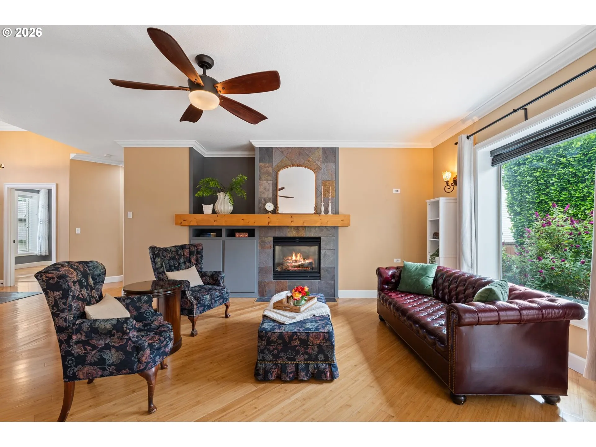 Living Room-Built-In Shelving