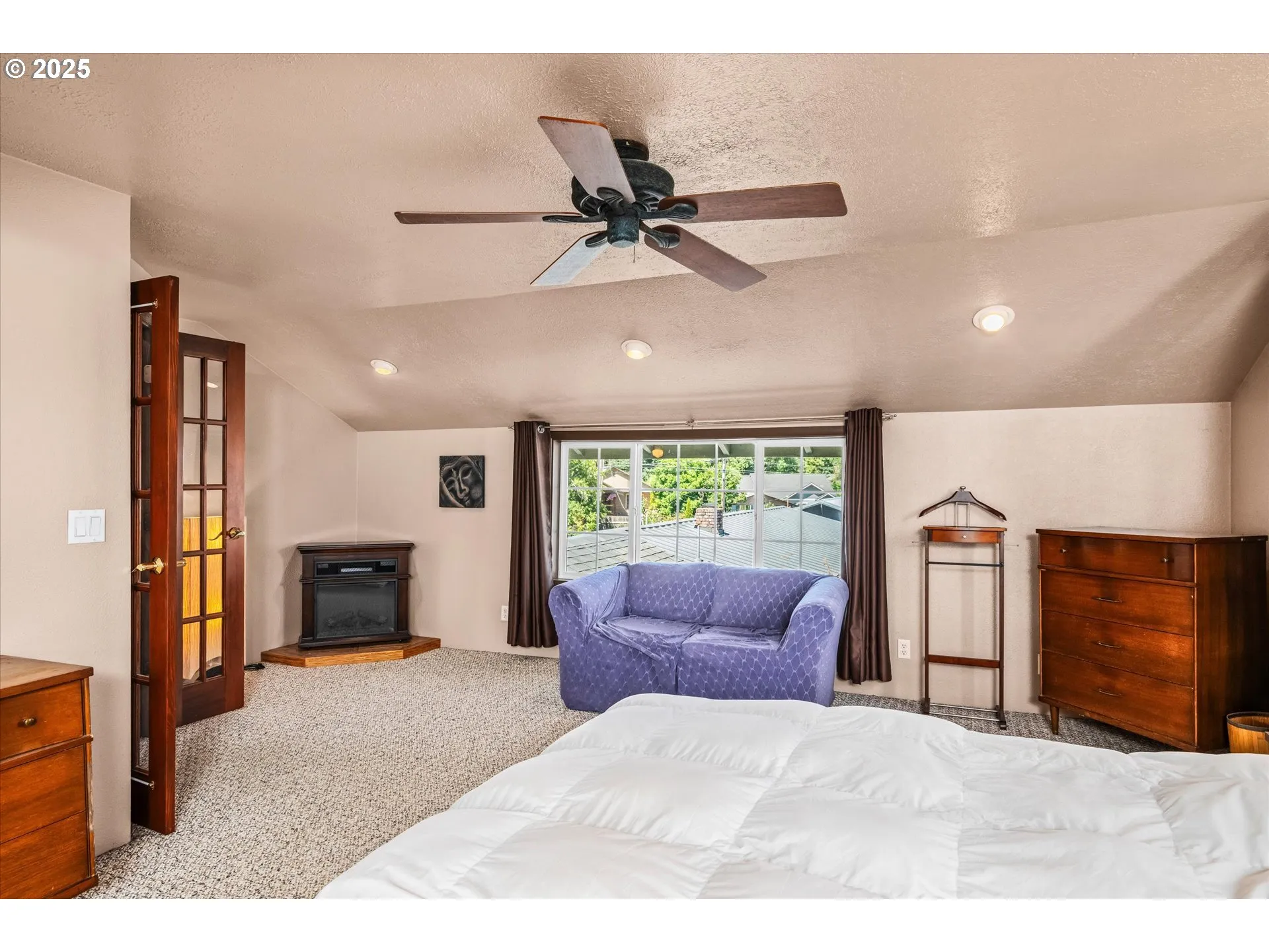 Bedroom-Ceiling Fan