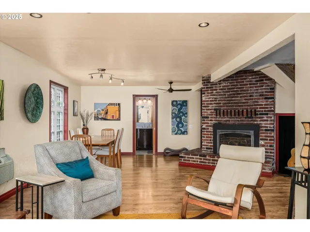 Living Room-Fireplace