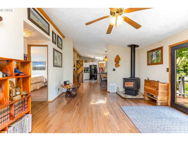 Living Room-Ceiling Fan