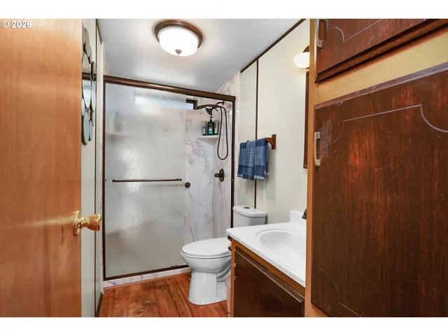 Bathroom-Walk in Shower