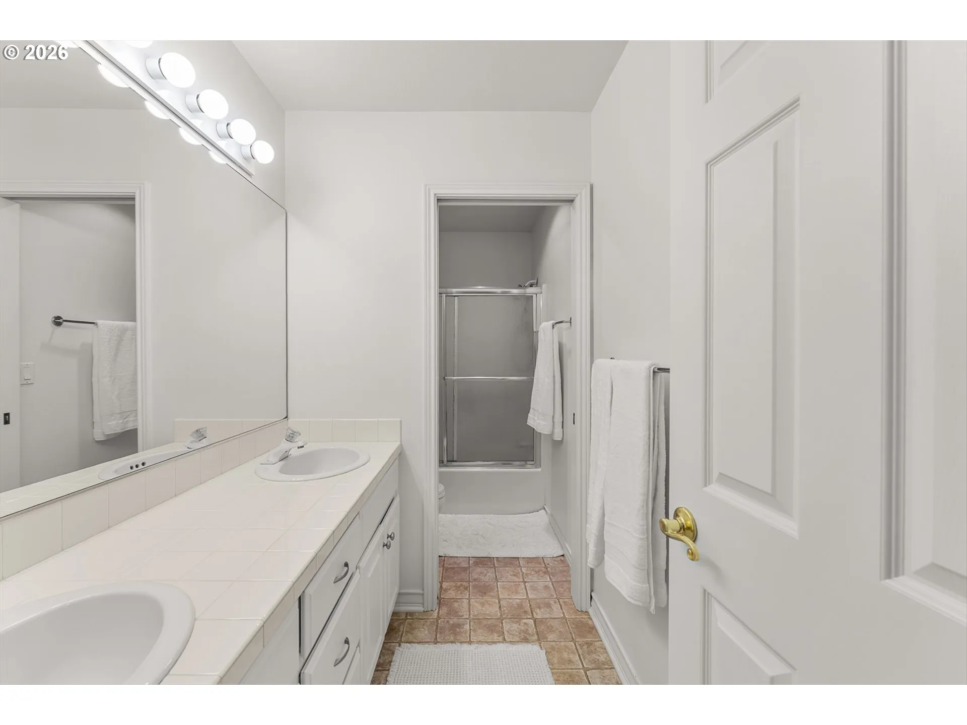 Bathroom-Upper
