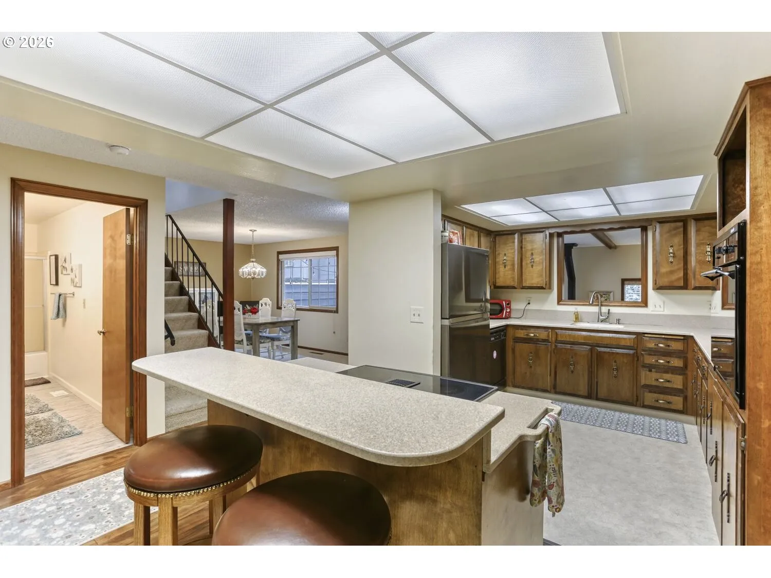 Kitchen-Breakfast Bar
