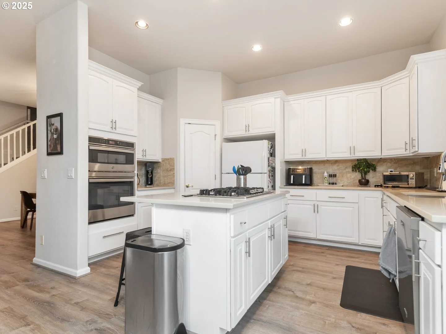Kitchen-Cooking Island