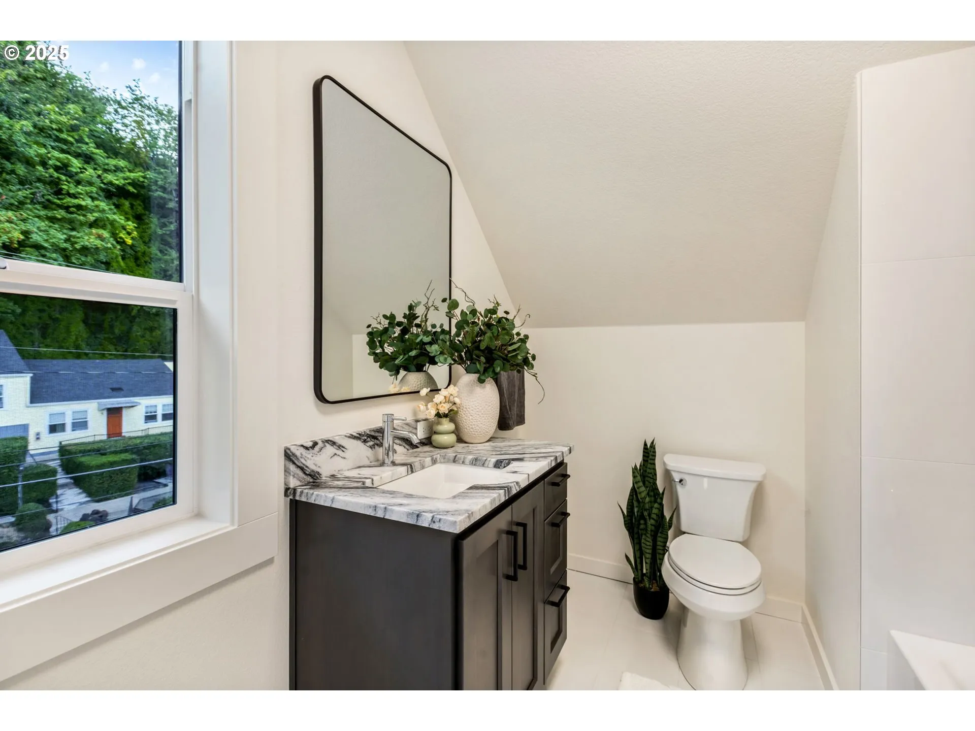 Bathroom-Upper