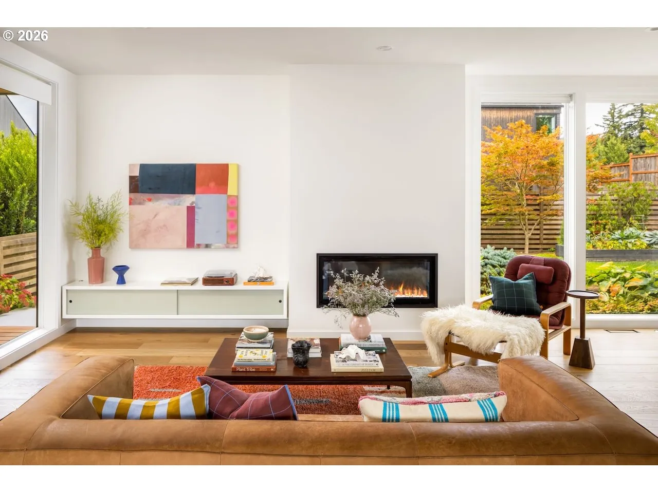 Living Room-Fireplace