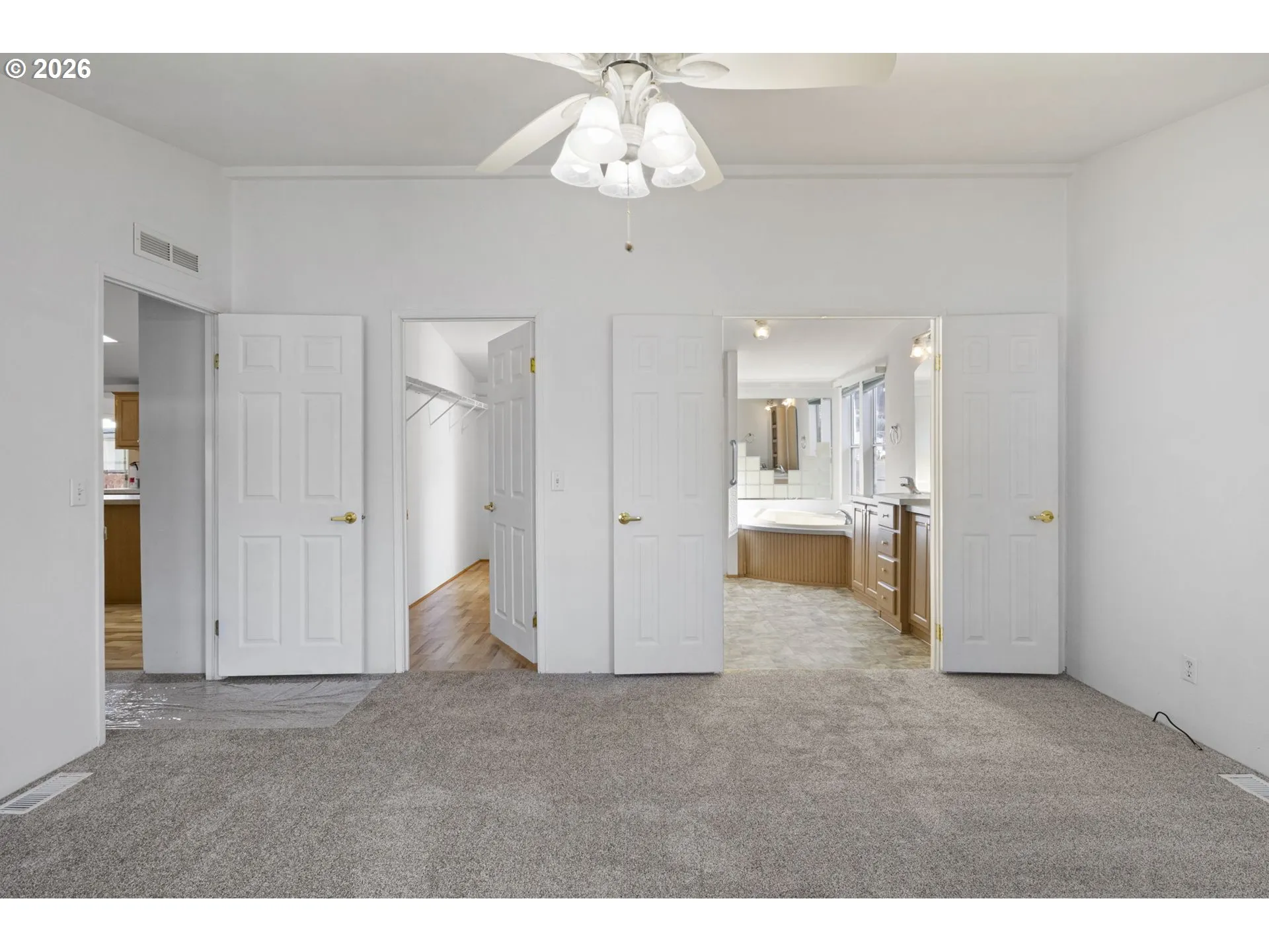 Bedroom, Primary