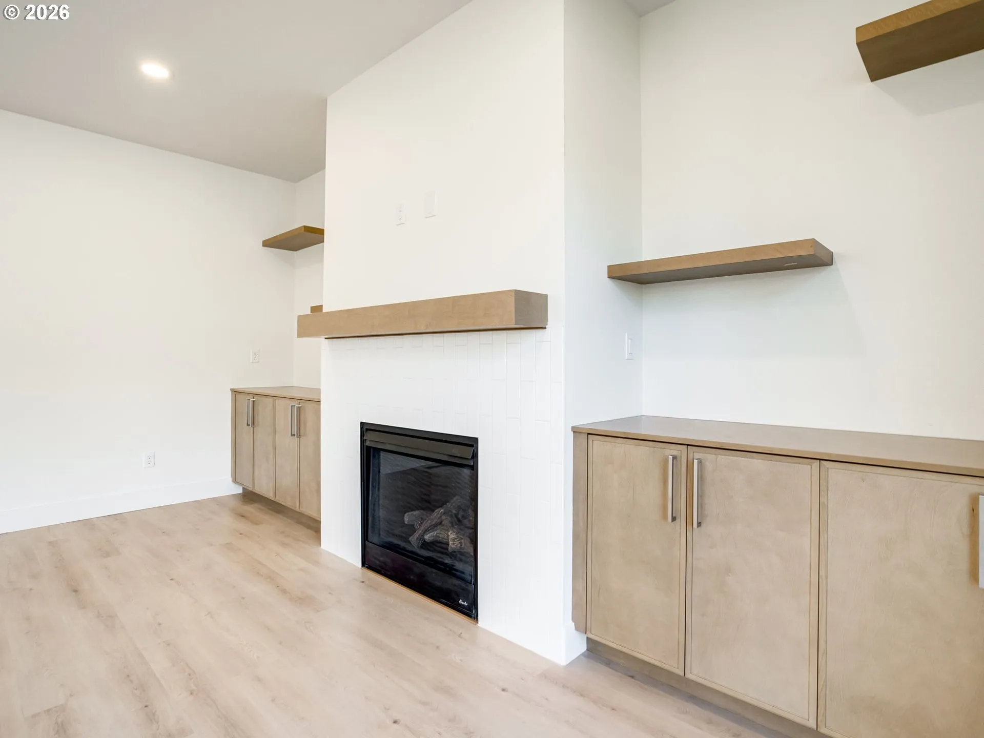 Living Room-Fireplace