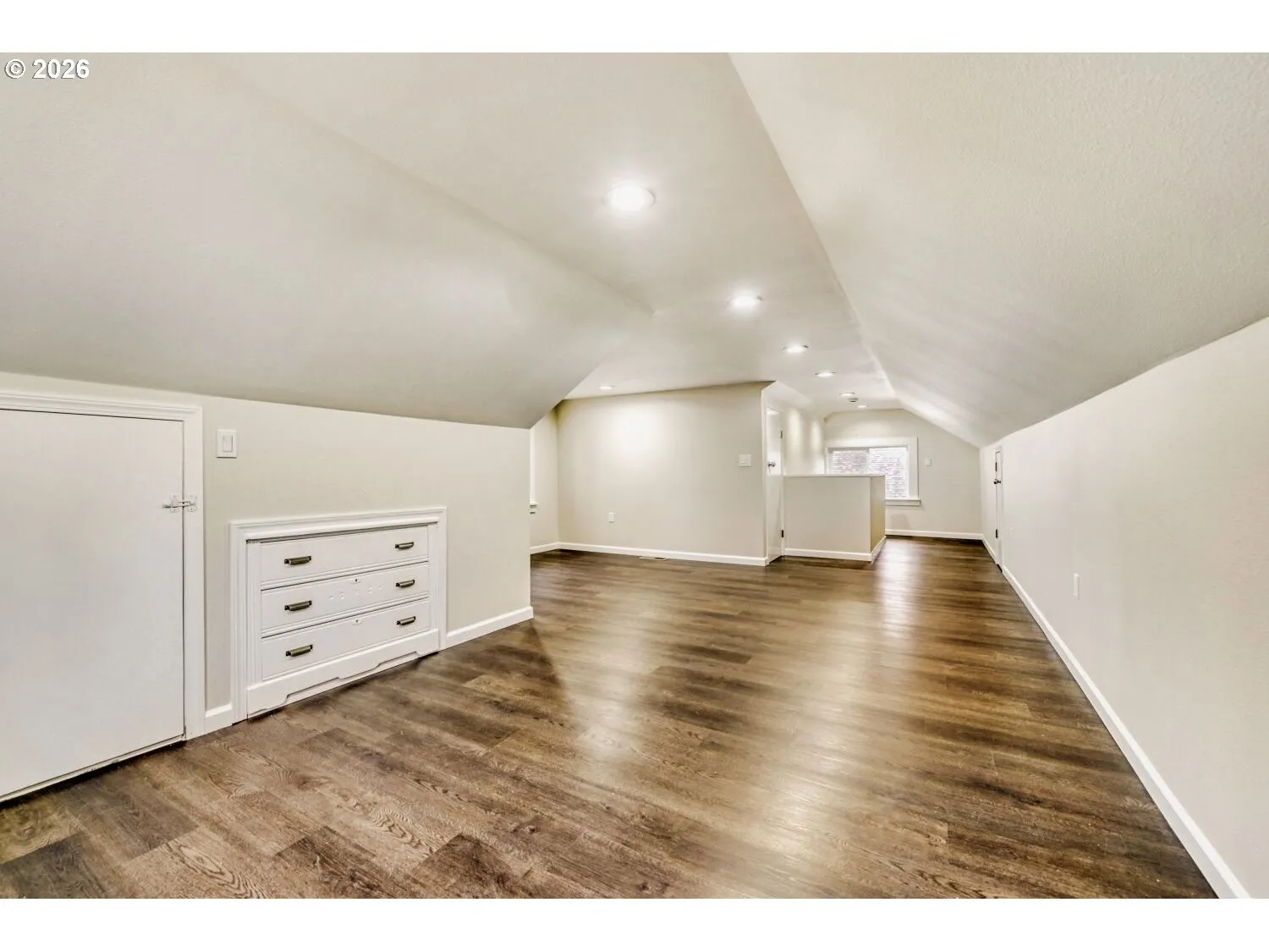 Bedroom, Primary-Upper