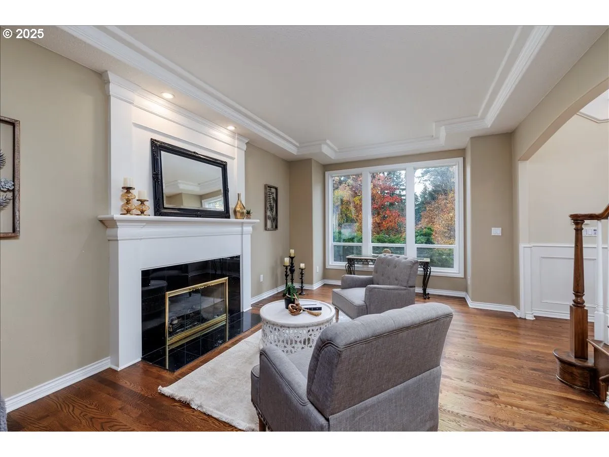 Living Room-Fireplace