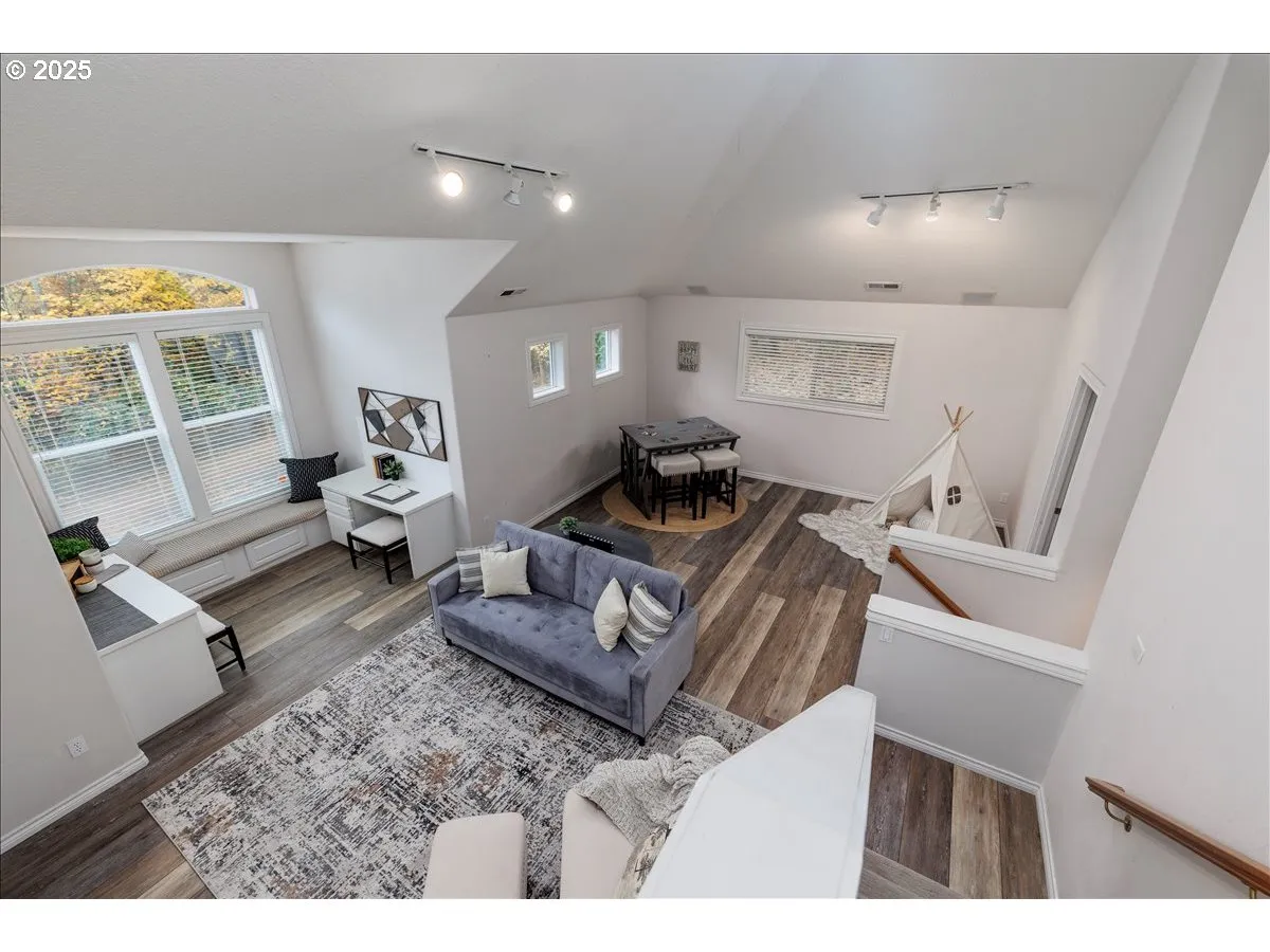 Bonus Room-Vaulted Ceilings