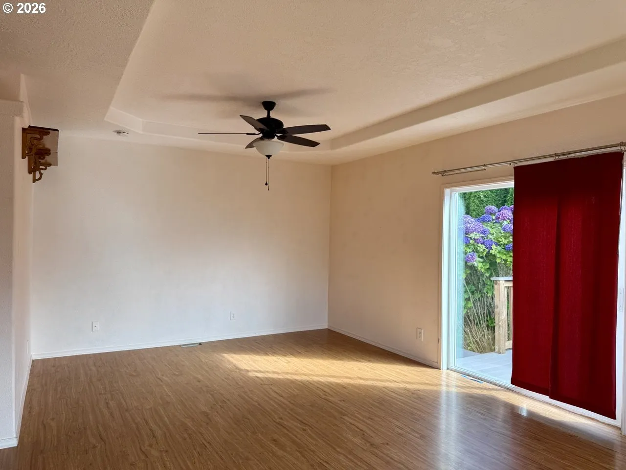 Living Room-Ceiling Fan