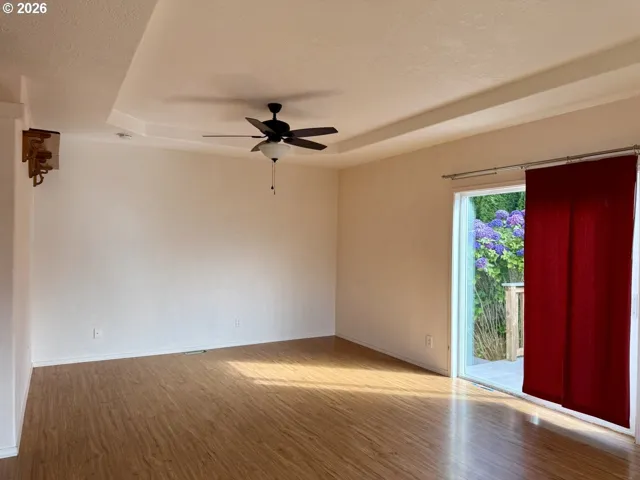Living Room-Ceiling Fan