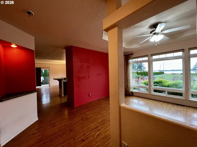 Entrance/Foyer-Wide Angle/Fisheye