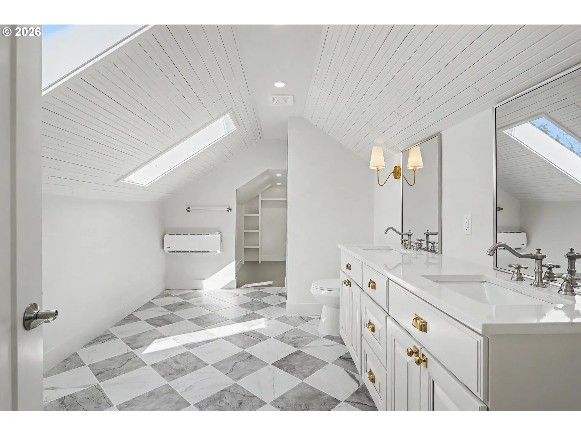 Owner's Suite Bathroom-Full Bathroom