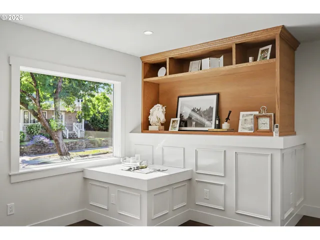 Living Room-Built-In Shelving