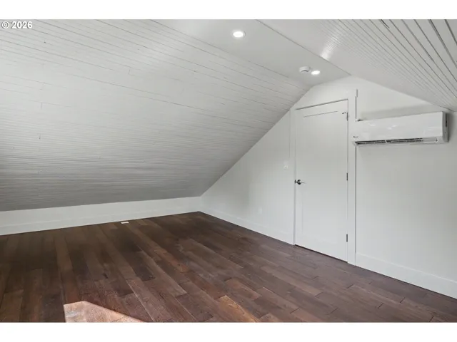 Owner's Suite Bedroom-Upper
