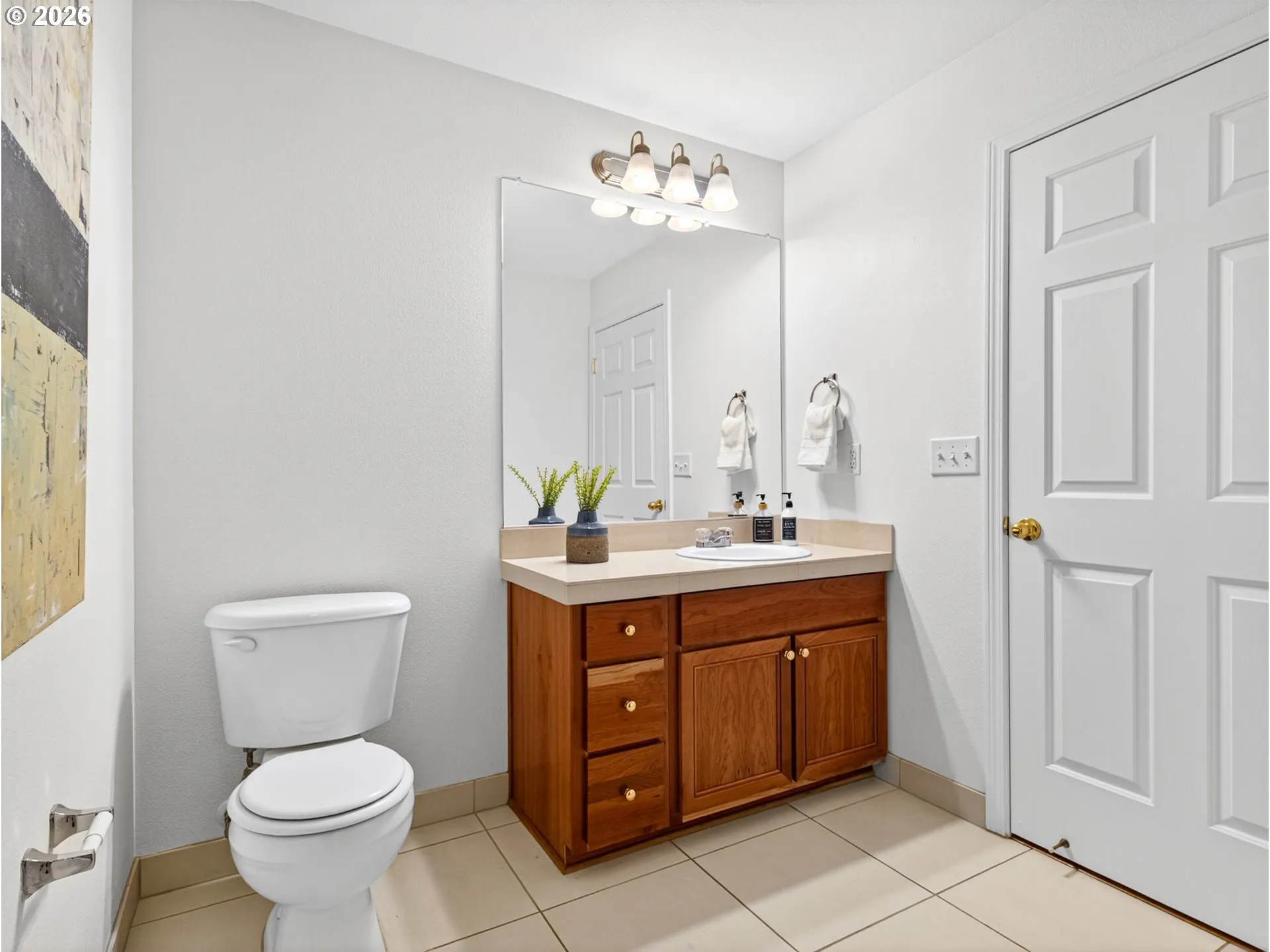 Bedroom-Full Bathroom