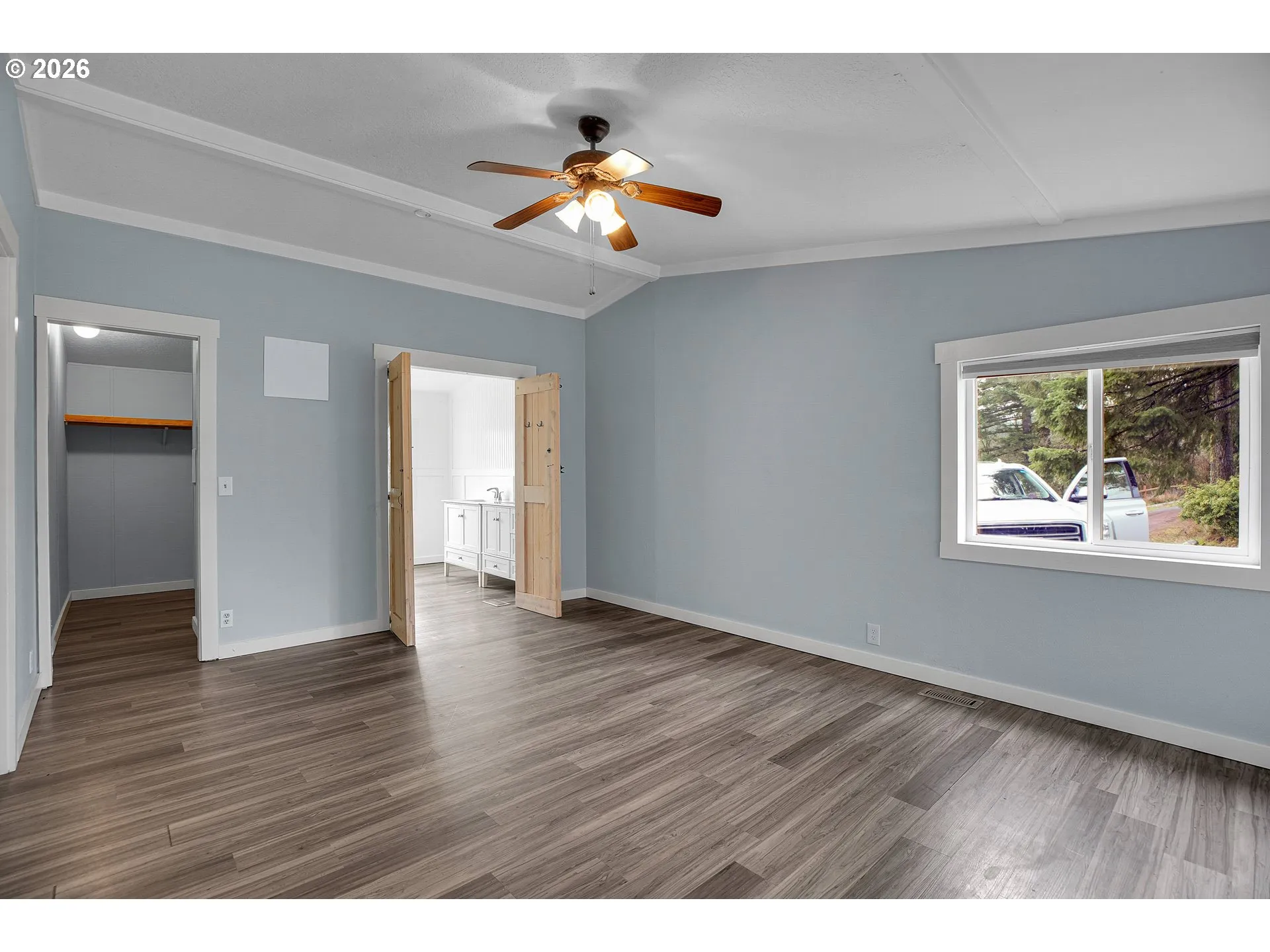 Bedroom, Owner's Suite-Walk-In Closet