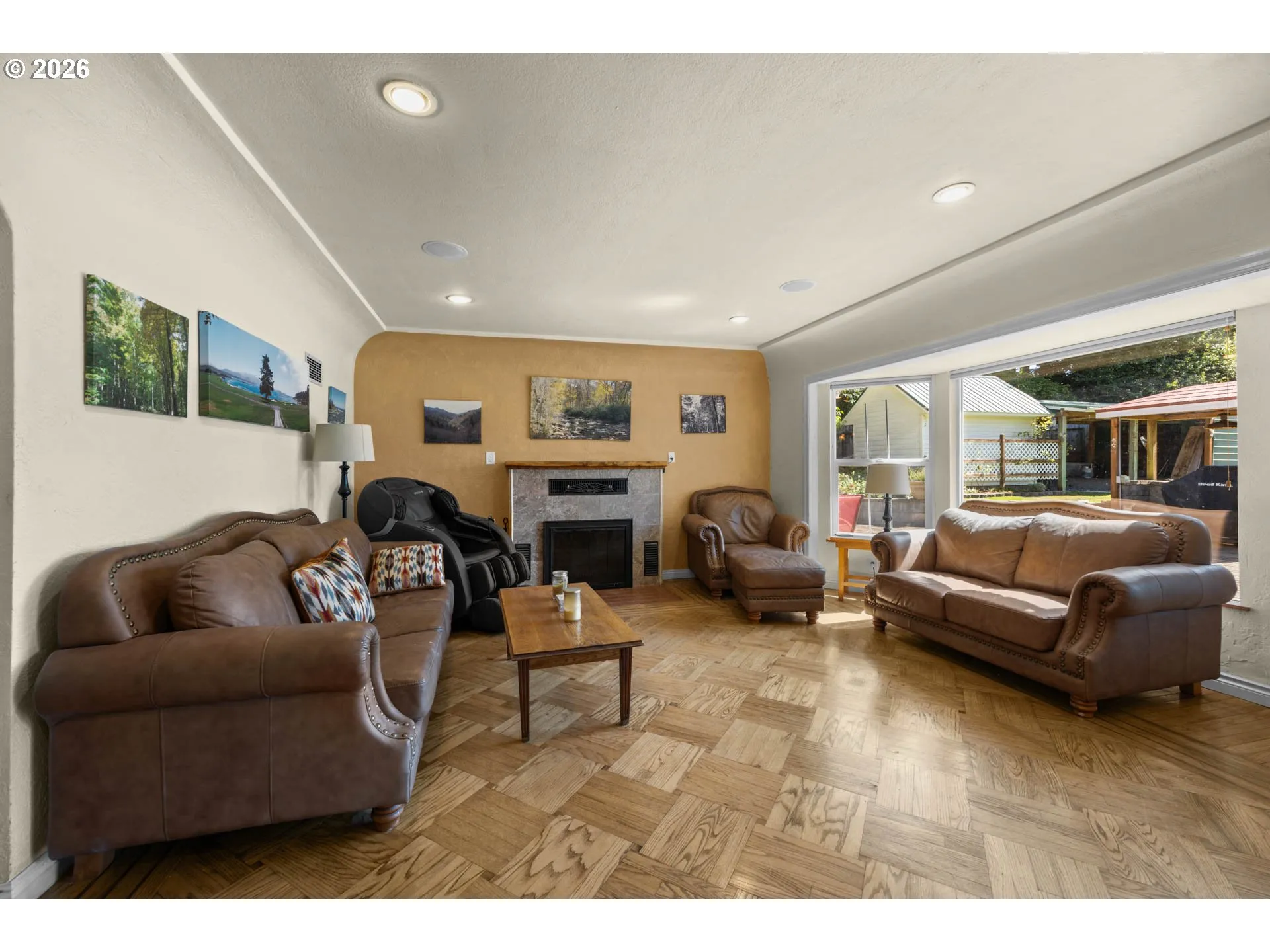 Living Room-Fireplace