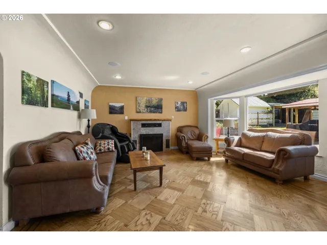 Living Room-Fireplace