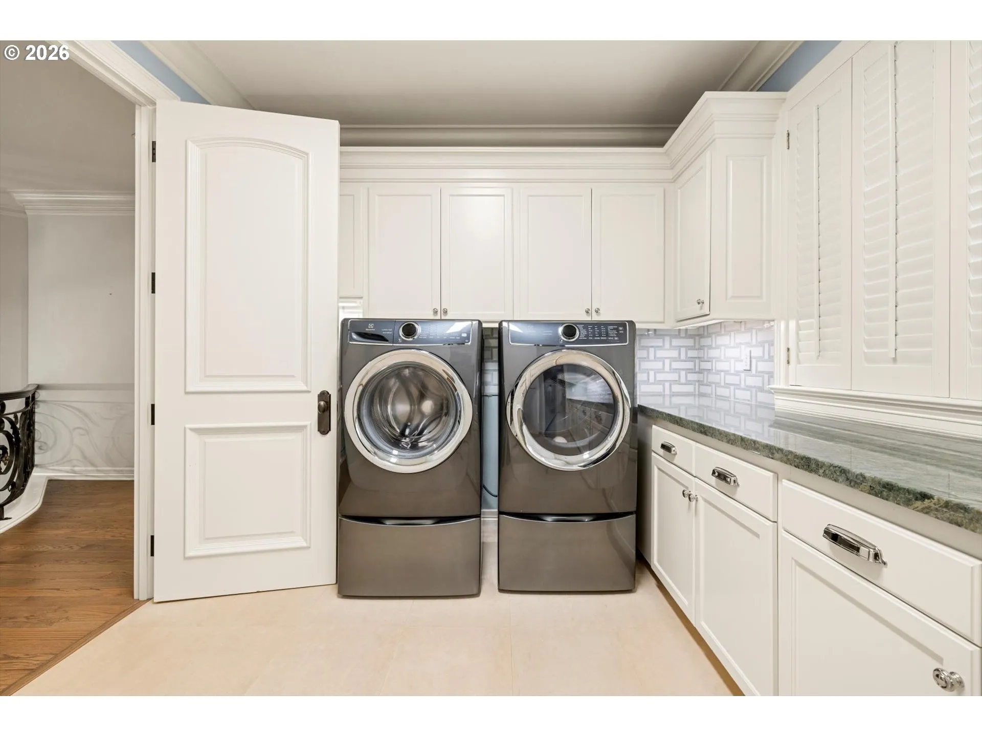 Laundry-Upper
