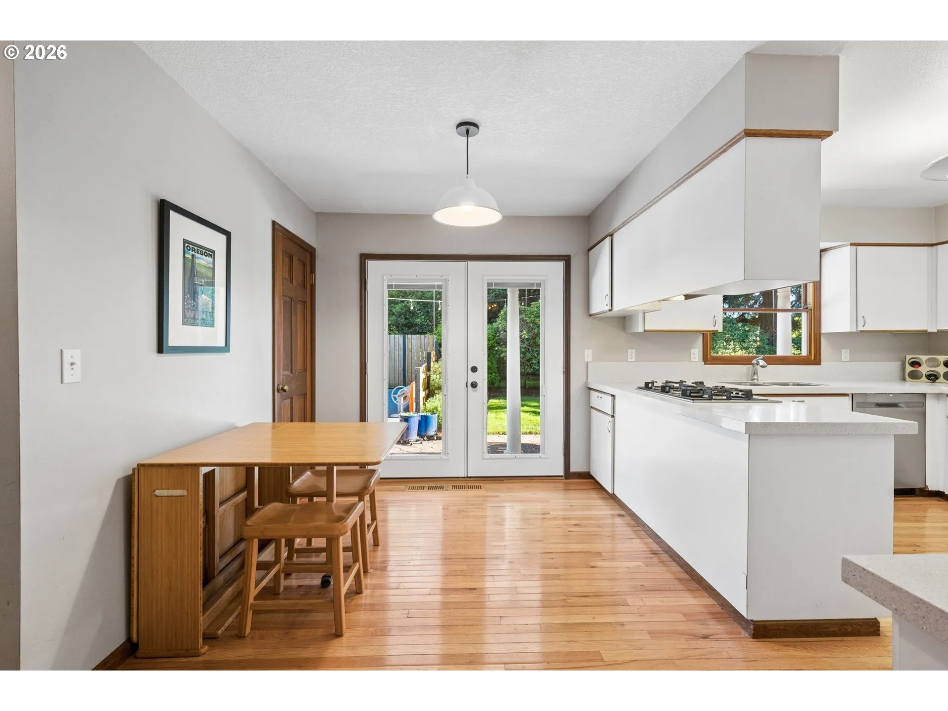 Kitchen-Eating Area
