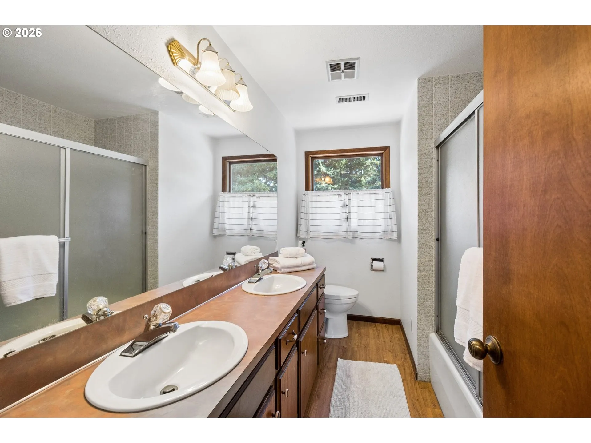 Bathroom-Upper