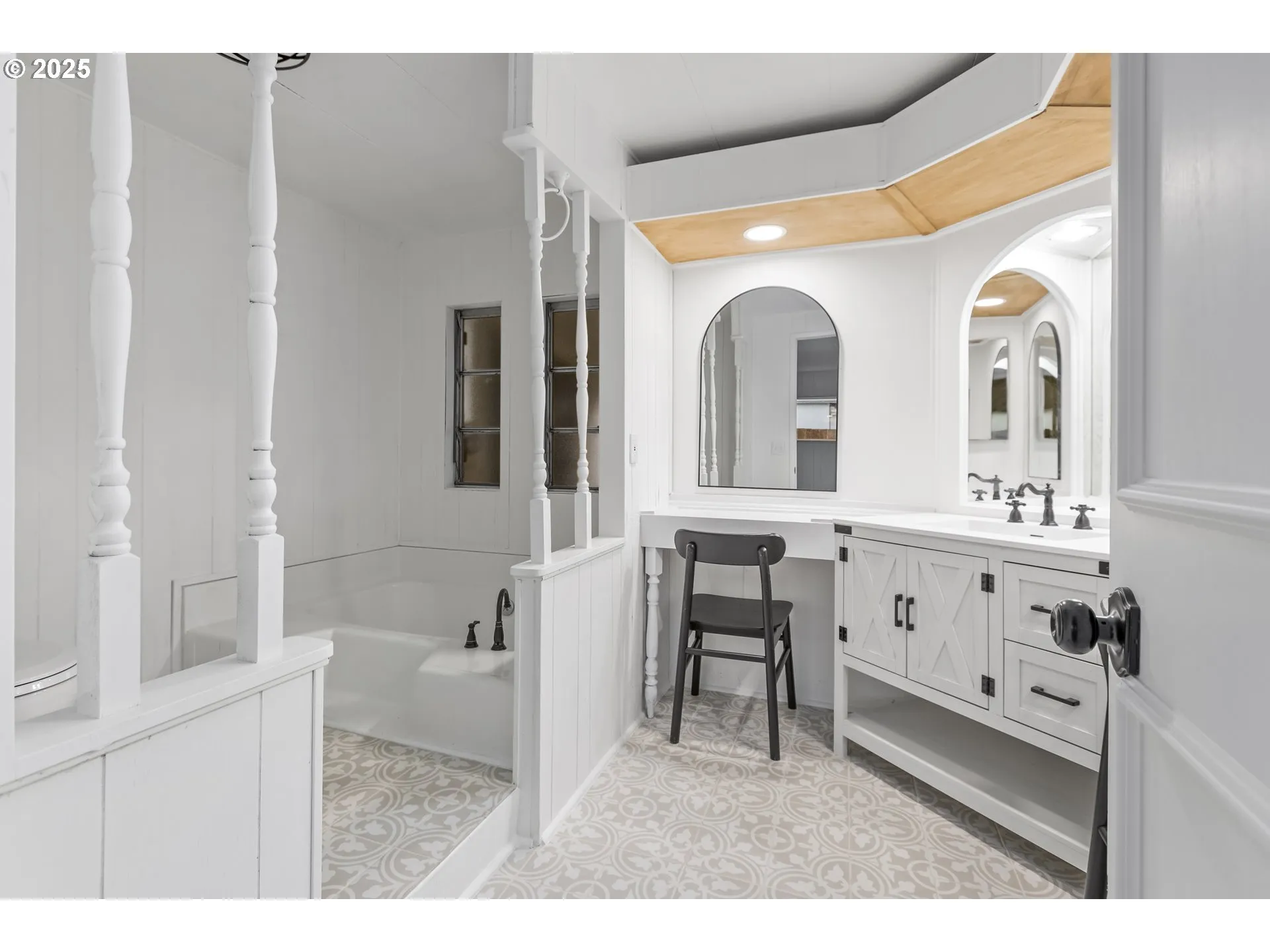 Bathroom, Attached
