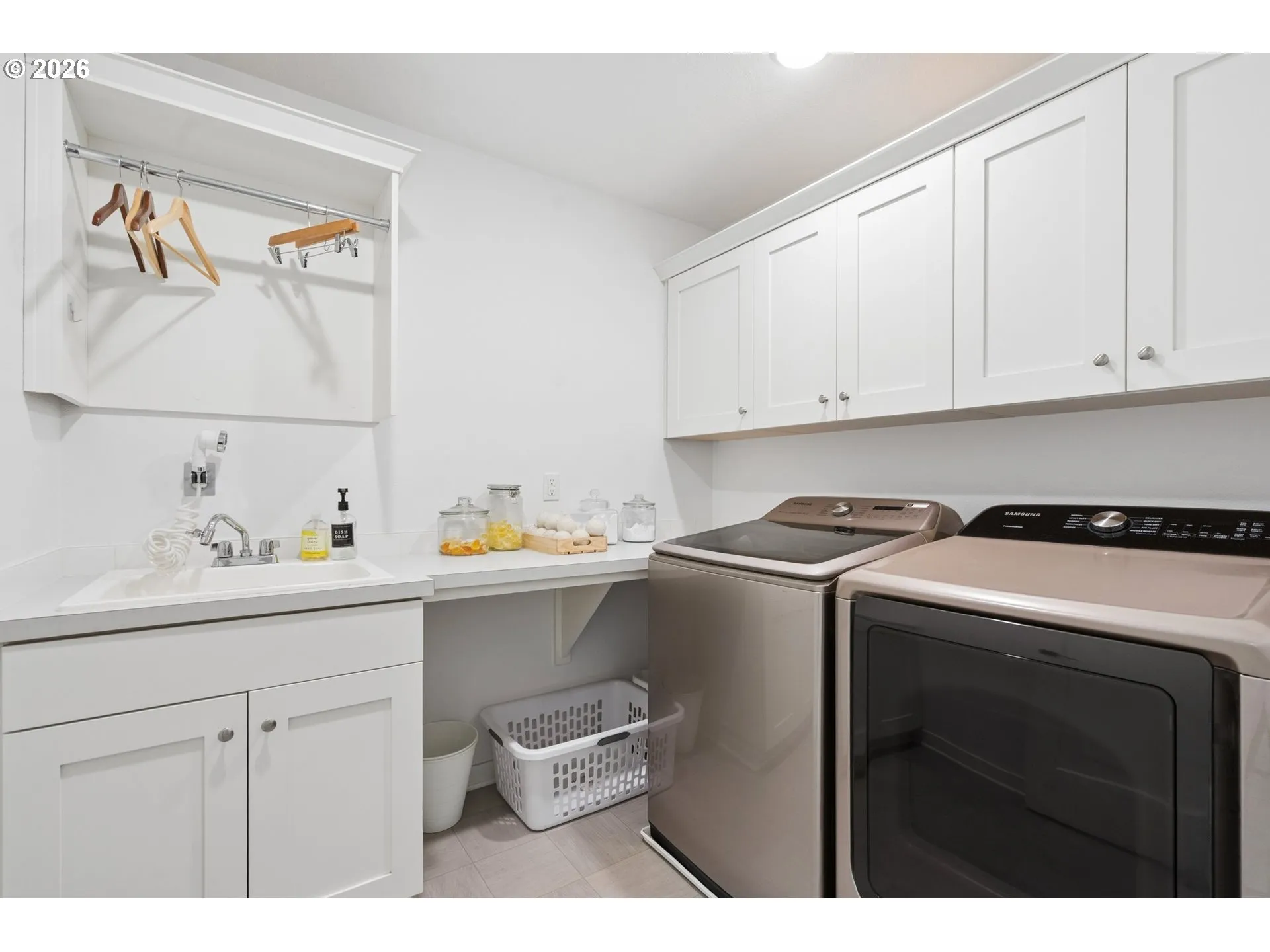 Laundry-Upper
