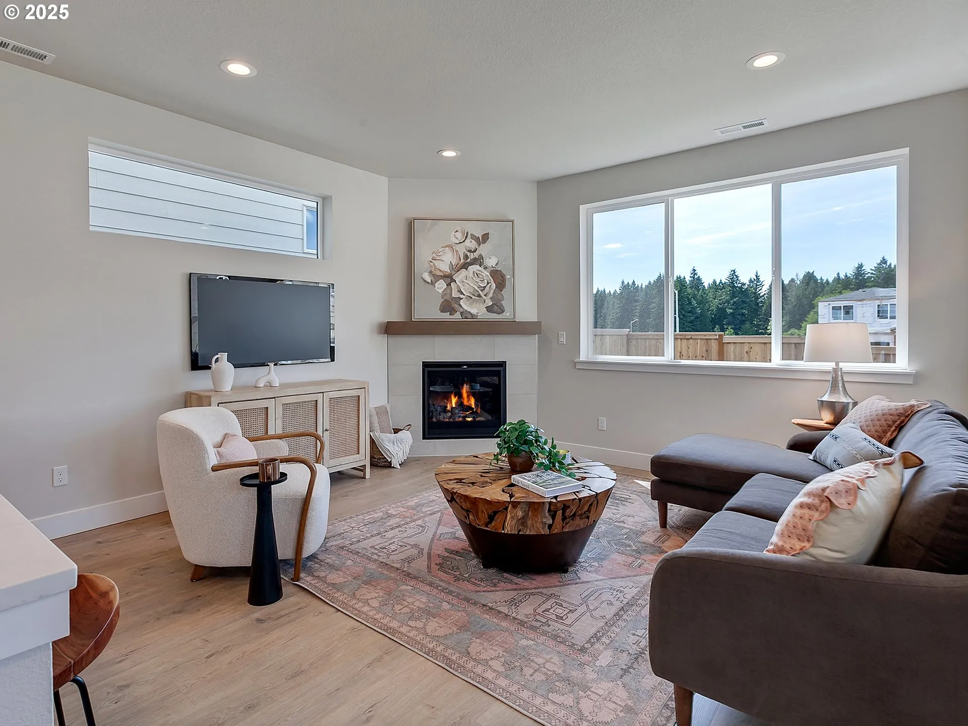 Living Room-Fireplace