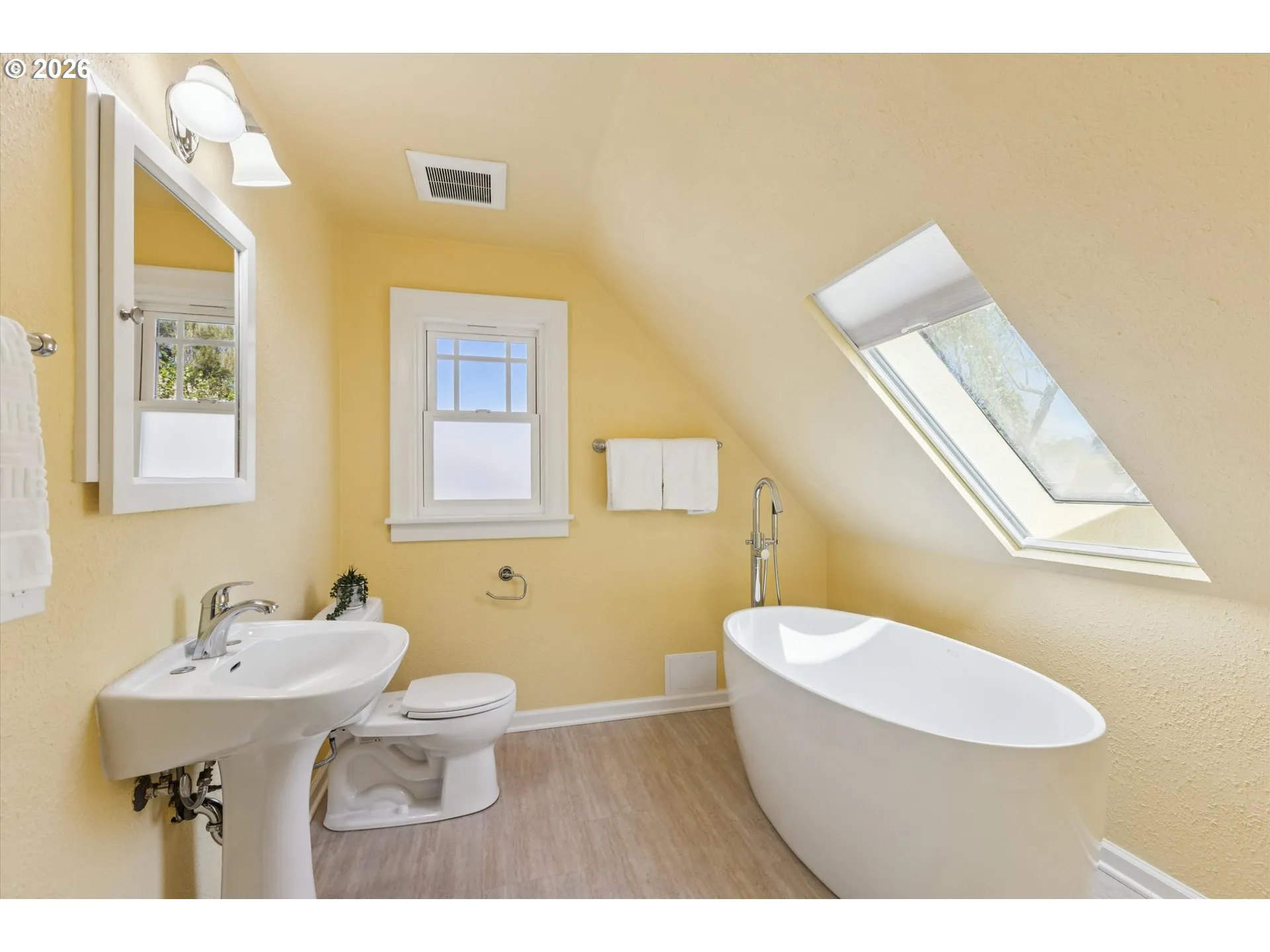 Bathroom-Upper